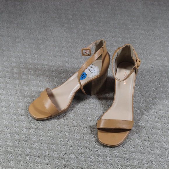 NWOT Soda Size 10 Tan Ankle Strap Block 3.5" Heels - Picture 1 of 6